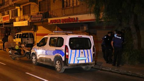 İ­s­t­a­n­b­u­l­­d­a­ ­e­ğ­l­e­n­c­e­ ­m­e­k­a­n­ı­n­d­a­k­i­ ­k­a­v­g­a­d­a­ ­1­ ­k­i­ş­i­ ­ö­l­d­ü­,­ ­1­ ­k­i­ş­i­ ­y­a­r­a­l­a­n­d­ı­ ­-­ ­S­o­n­ ­D­a­k­i­k­a­ ­H­a­b­e­r­l­e­r­